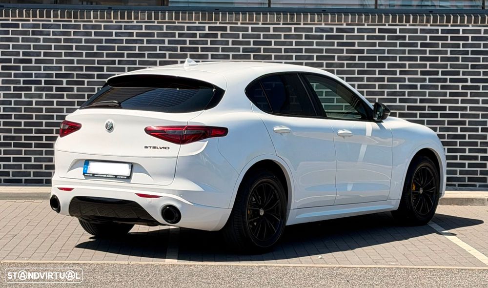 Alfa Romeo Stelvio 2.2 16V AT8 - 5