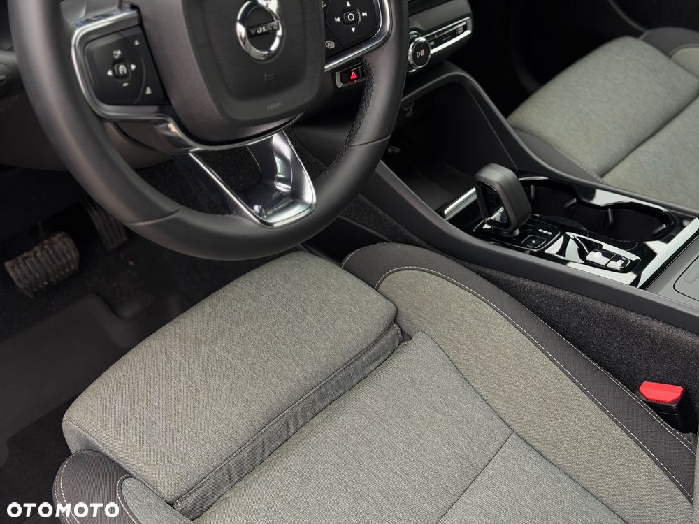 Volvo XC 40 T2 Plus Dark - 14