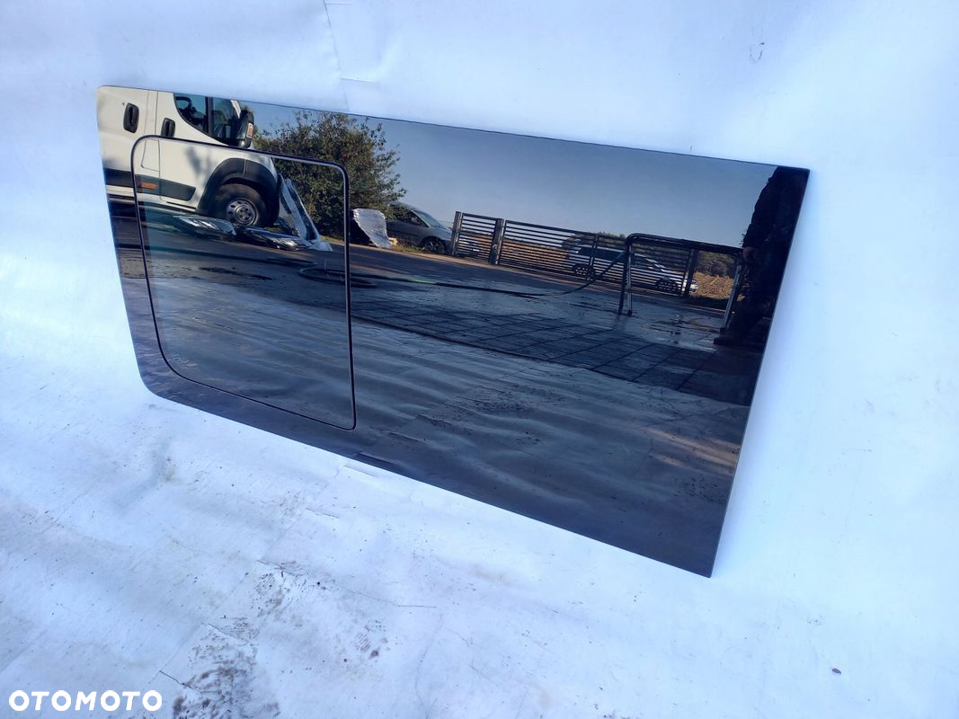 Vw T5 Multivan Caravelle szyba tylna tył drzwi przesownych rozsownych prawa - 2