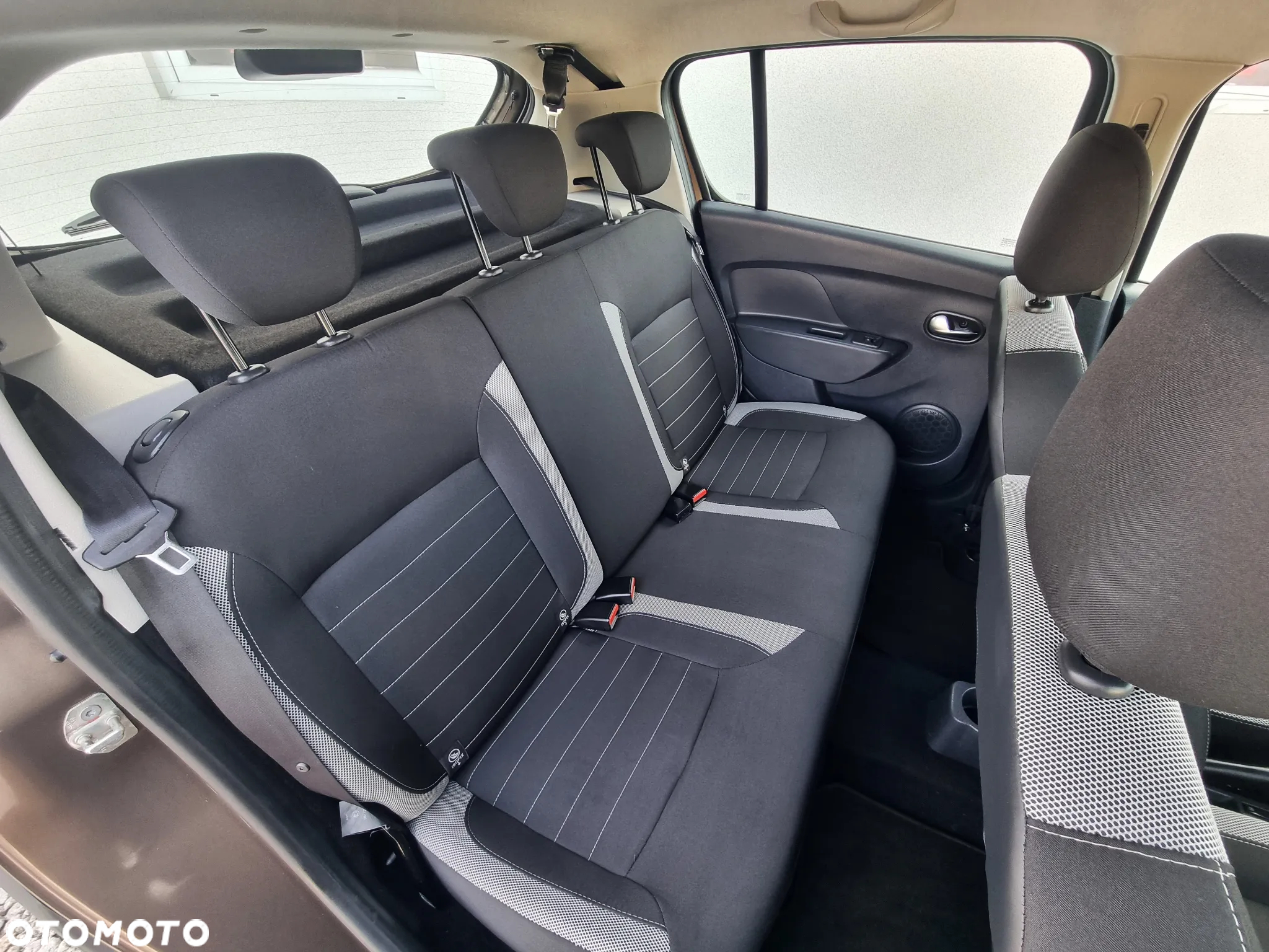Dacia Sandero Stepway 0.9 TCe Laureate S&S - 12