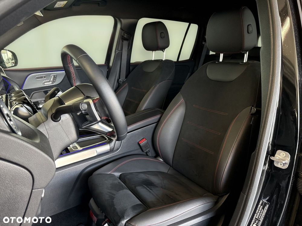 Mercedes-Benz GLB - 16
