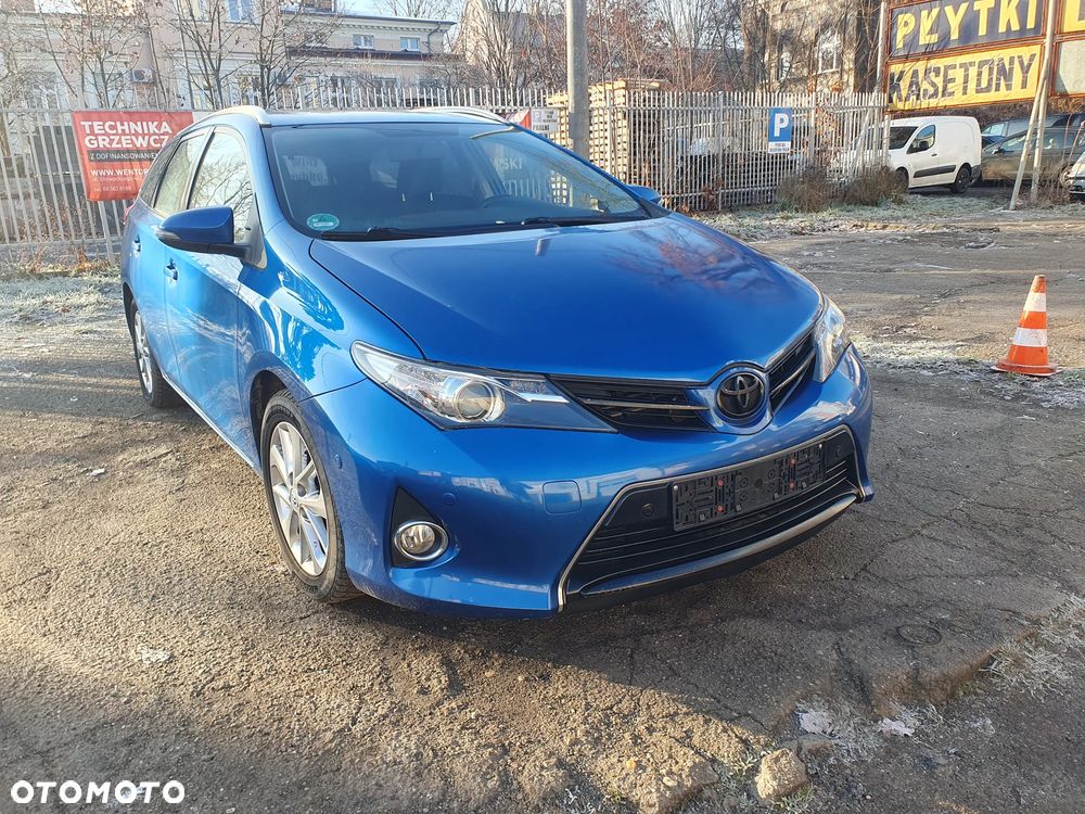 Toyota Auris 2.0 D-4D Life - 1
