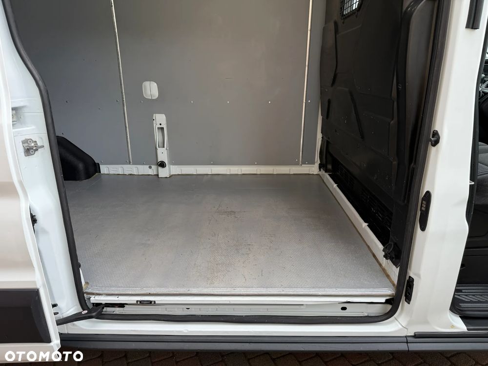 Ford Transit L3H2 - 36