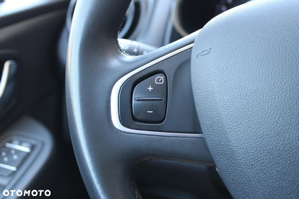 Renault Clio - 25
