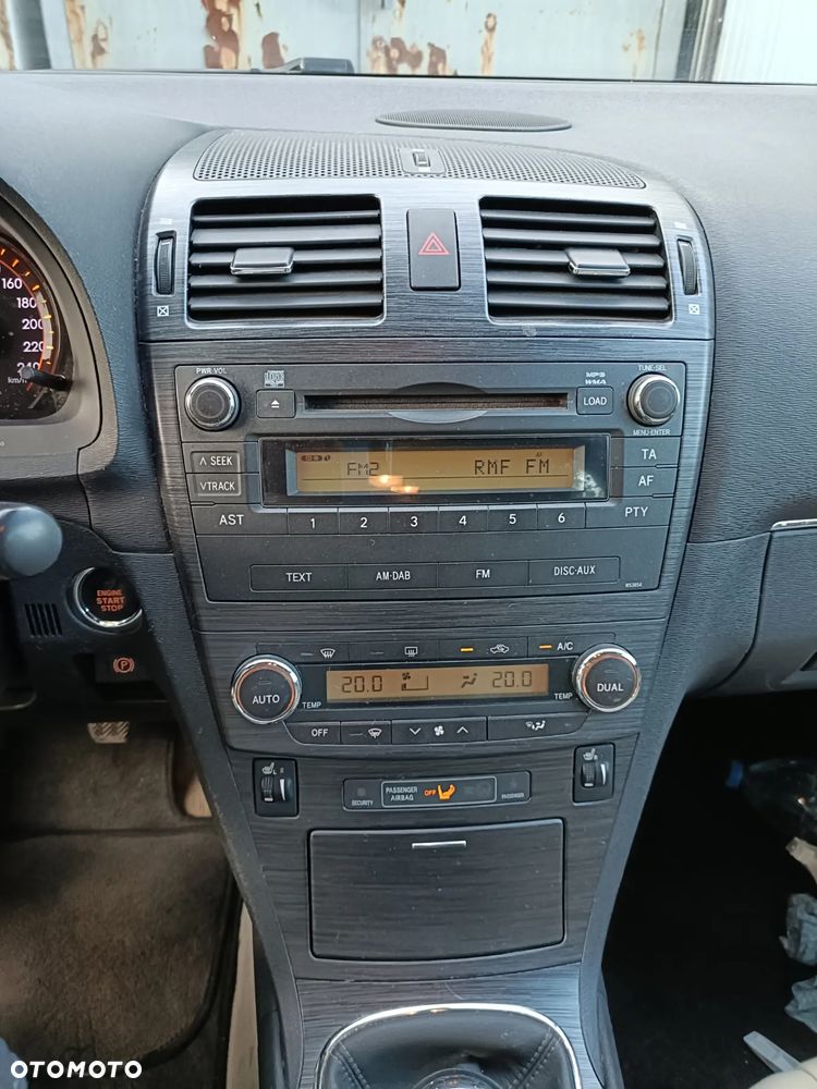 Toyota Avensis 2.0 D-4D Premium - 17