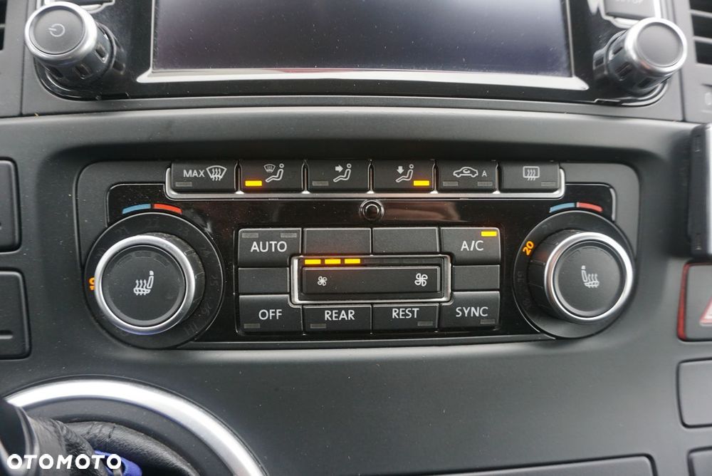 Volkswagen Multivan - 7