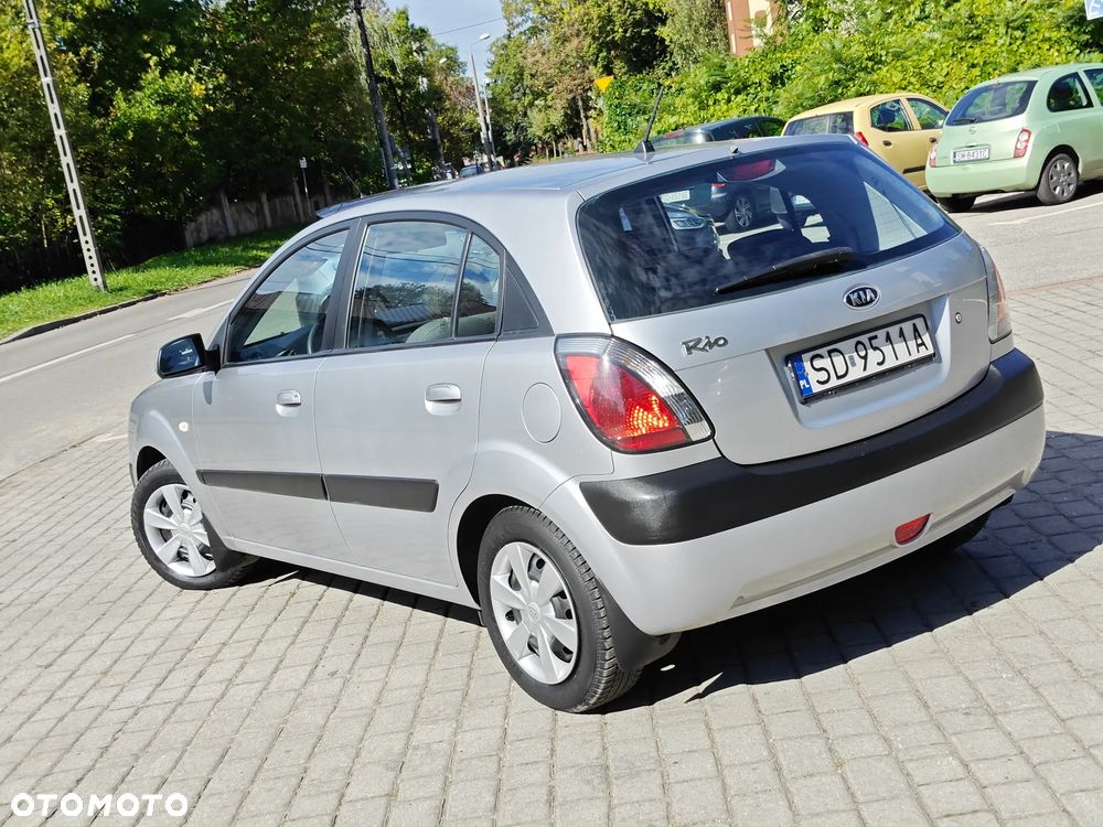 Kia Rio 1.4 Optimum + - 36