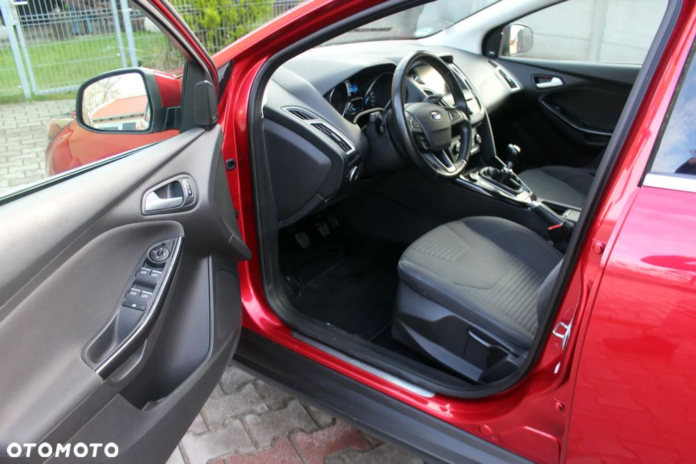 Ford Focus 1.0 EcoBoost Titanium - 9