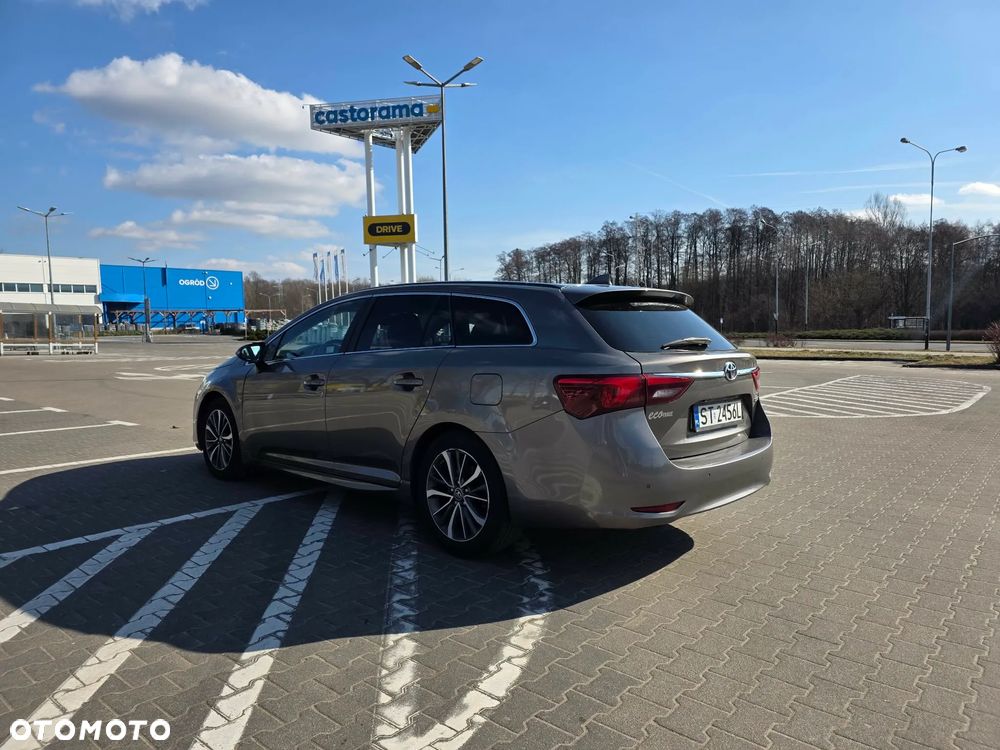 Toyota Avensis 1.8 Prestige MS - 3