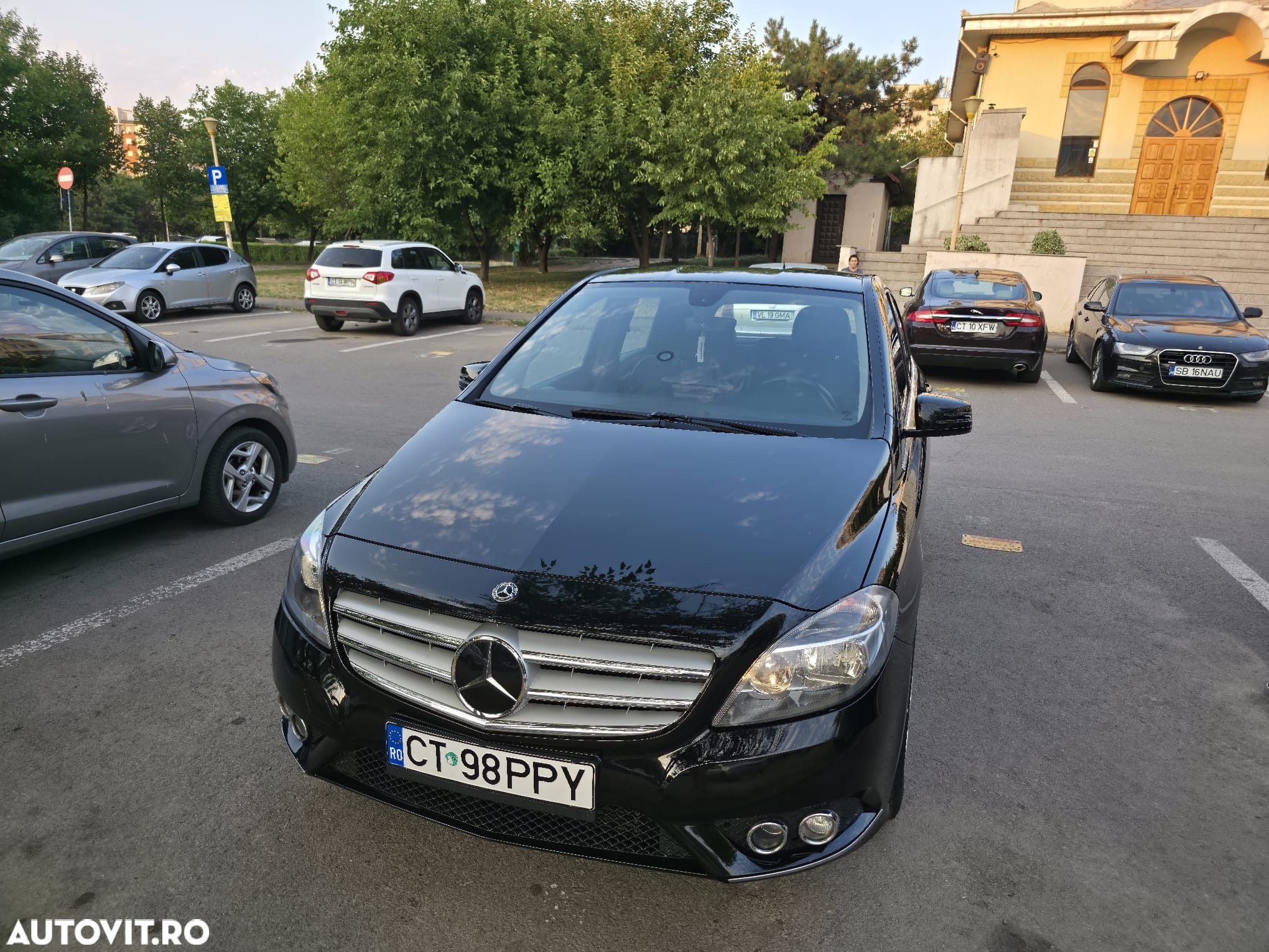 Mercedes-Benz B - 1