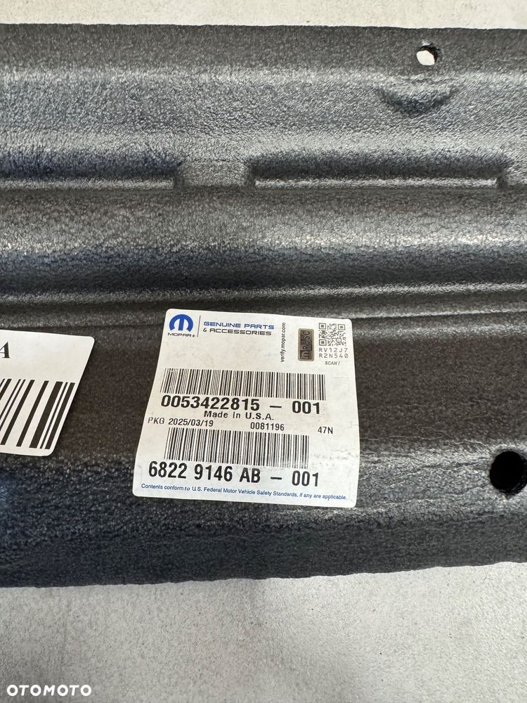 Chrysler Pacifica 3.6 17- pianka kierownica 68229146AB - 1