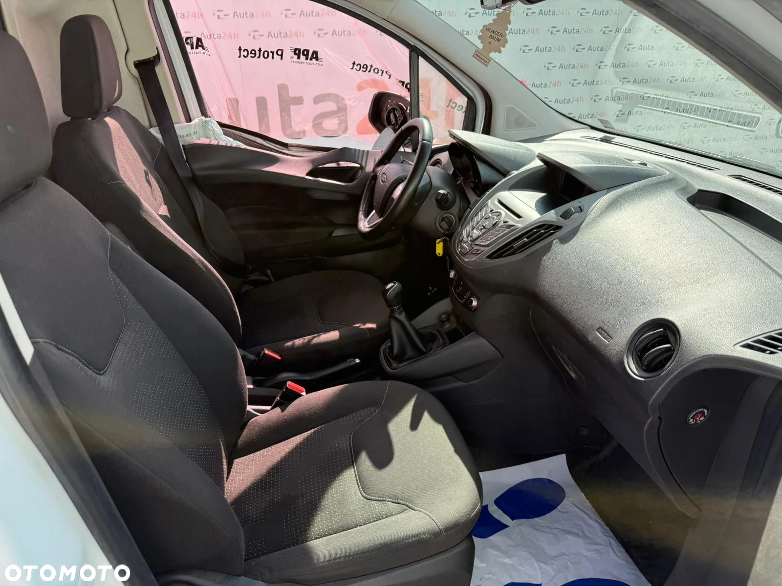 Ford Transit Courier - 8