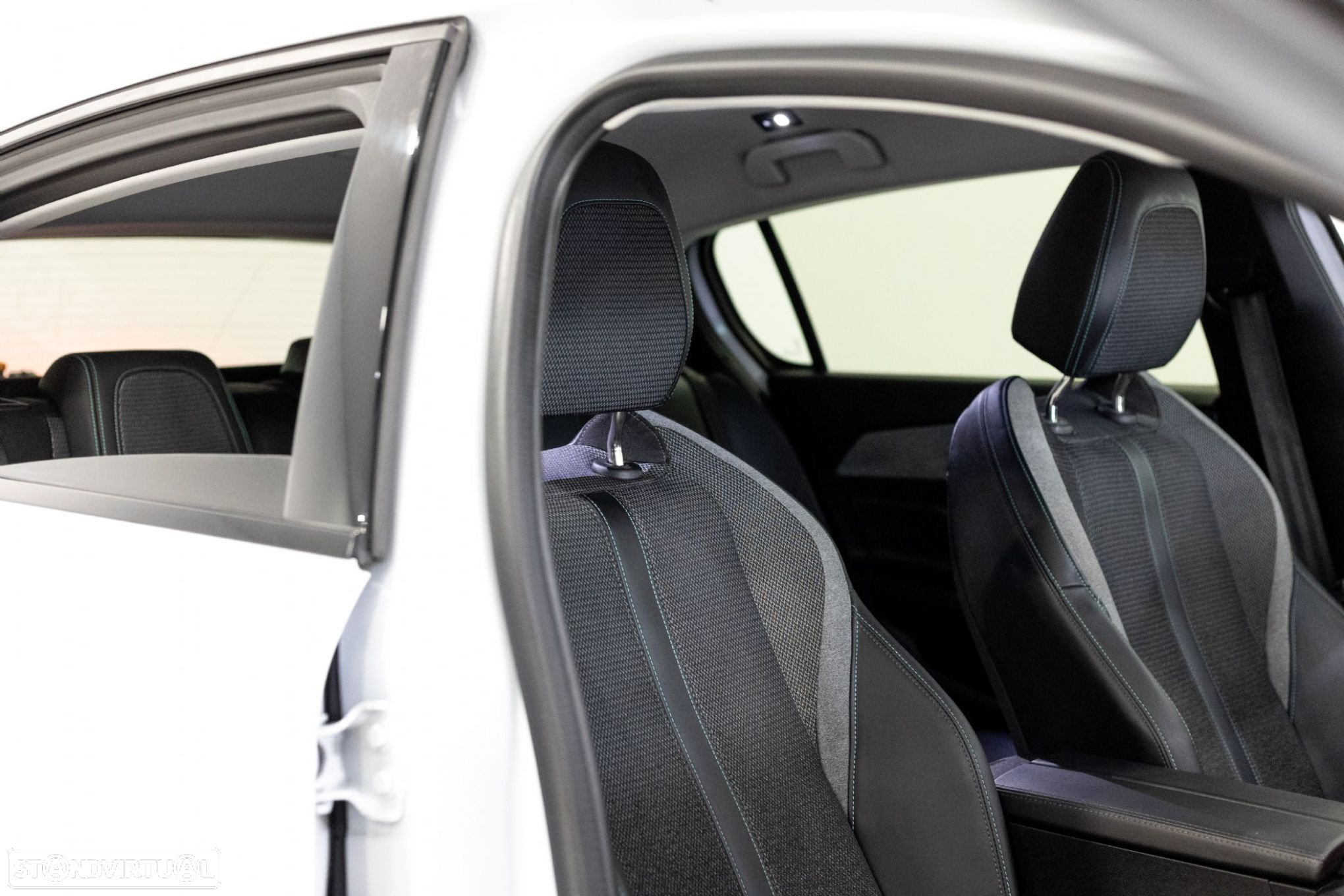Peugeot 308 1.2 PureTech Allure Pack - 25