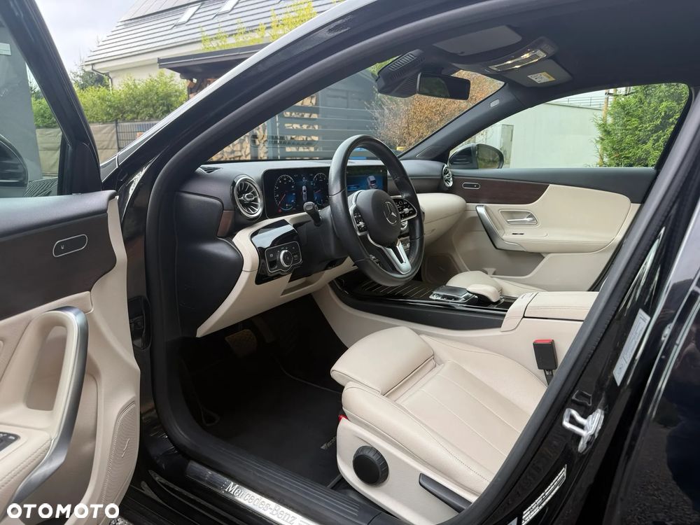 Mercedes-Benz A-Class 2018 photo 5