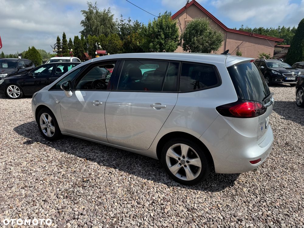 Opel Zafira - 12