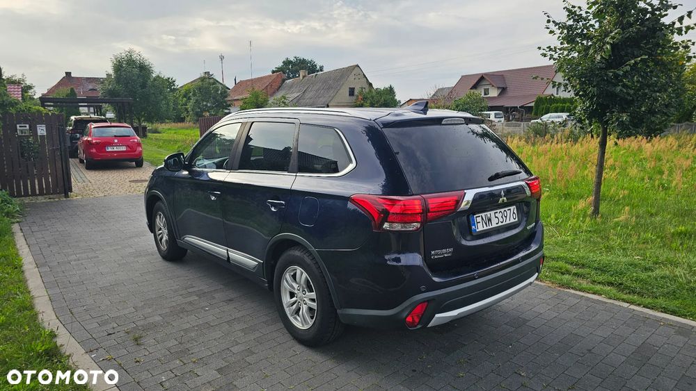 Mitsubishi Outlander - 3