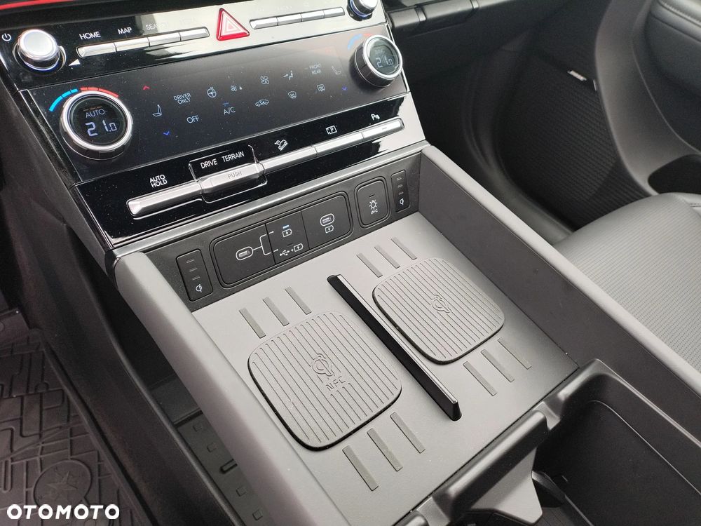 Hyundai Santa Fe 1.6 T-GDI HEV Calligraphy 4WD 6os - 15