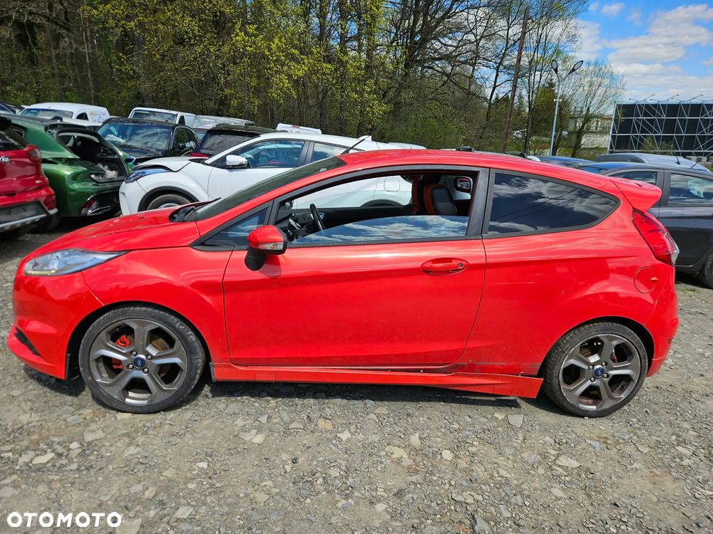 Ford Fiesta 1.6 EcoBoost ST - 9