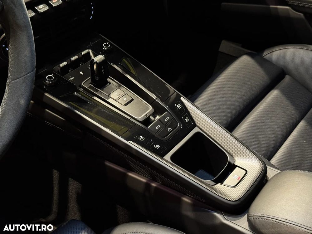 Porsche 911 GTS PDK - 24
