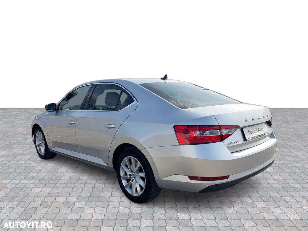 Skoda Superb 2023 photo 3