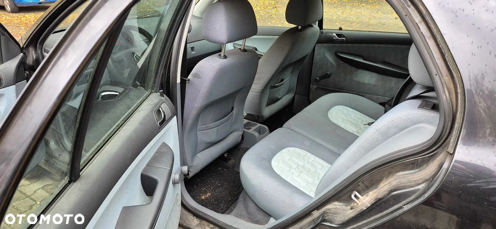 Skoda Fabia 2001 photo 4