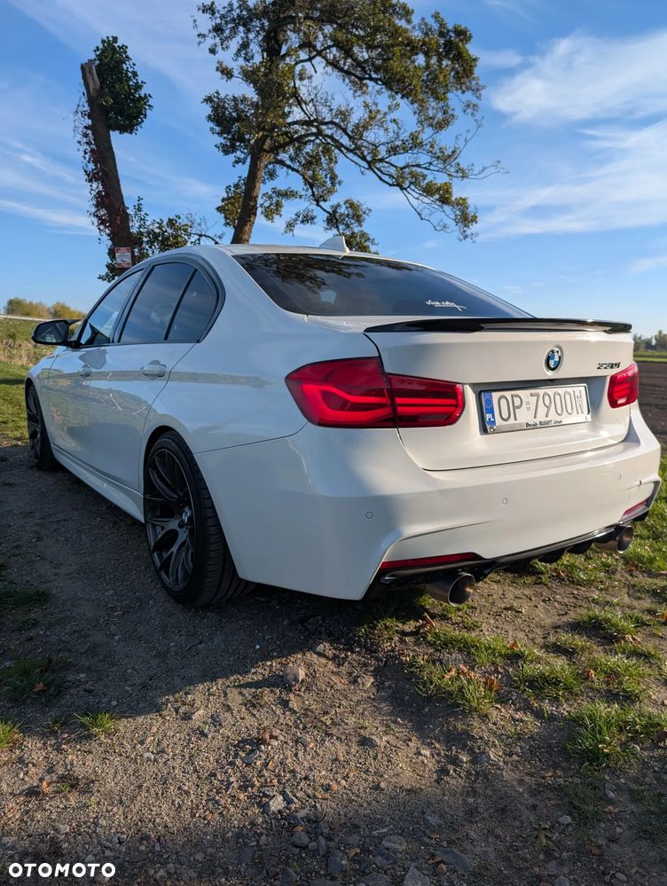 BMW Seria 3 330i xDrive M Sport Shadow - 13