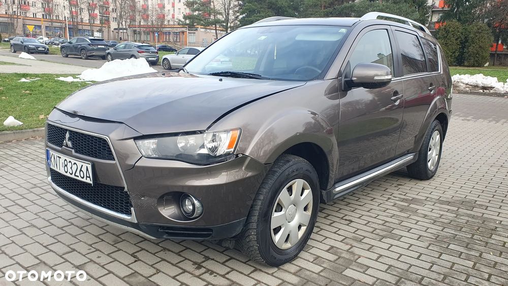 Mitsubishi Outlander - 4