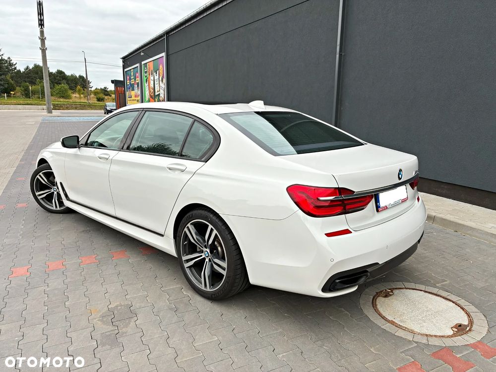 BMW Seria 7 740Li - 23