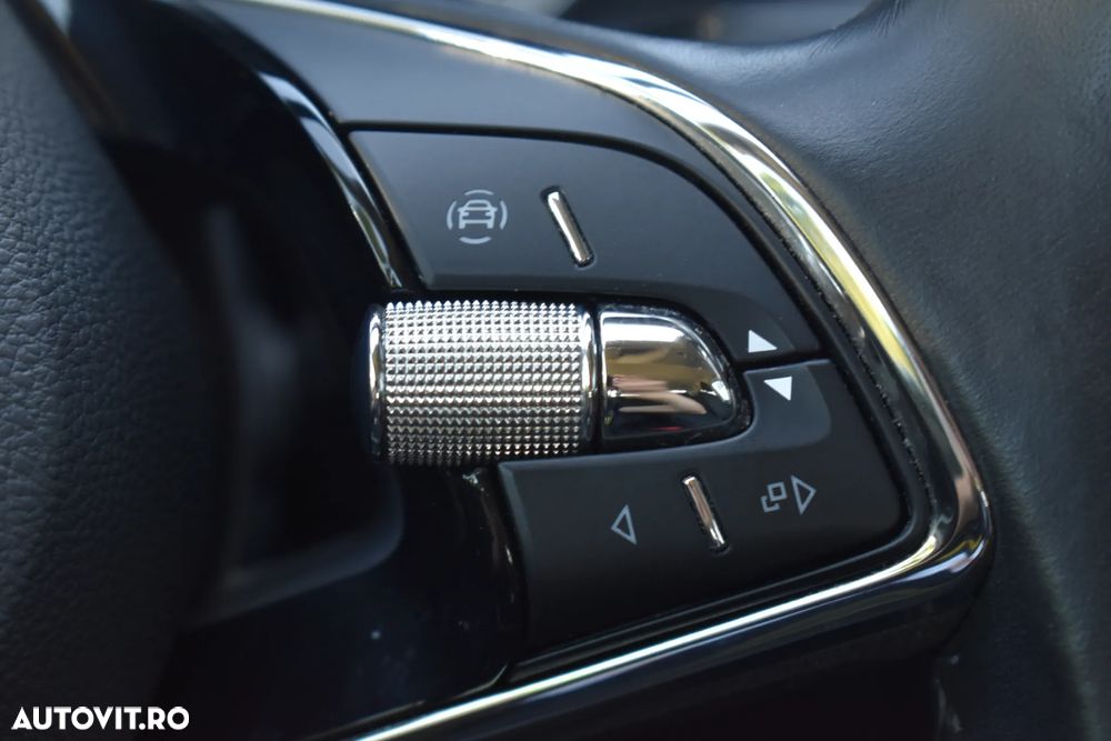 Skoda Superb 2.0 TDI DSG Ambition - 35