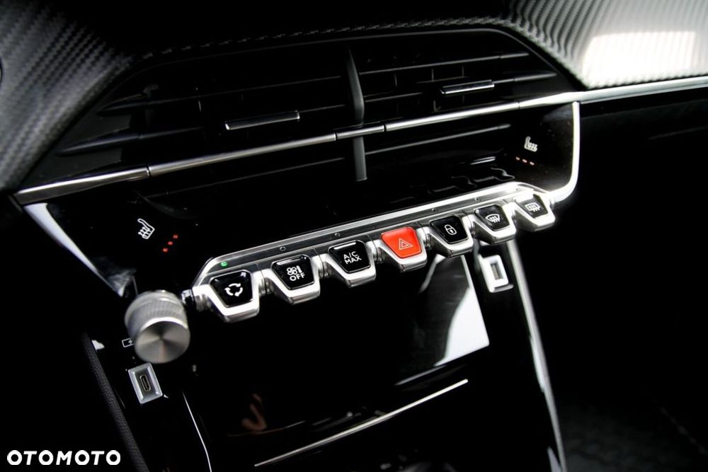 Peugeot 208 - 25