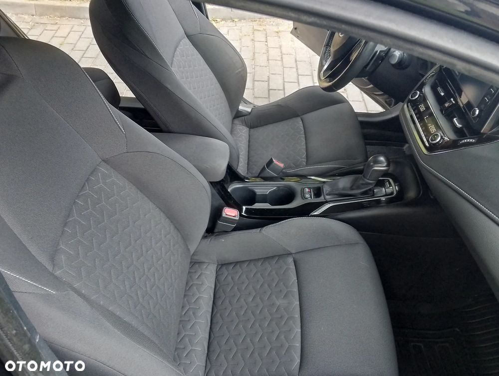 Toyota Corolla 2.0 Hybrid Executive - 31