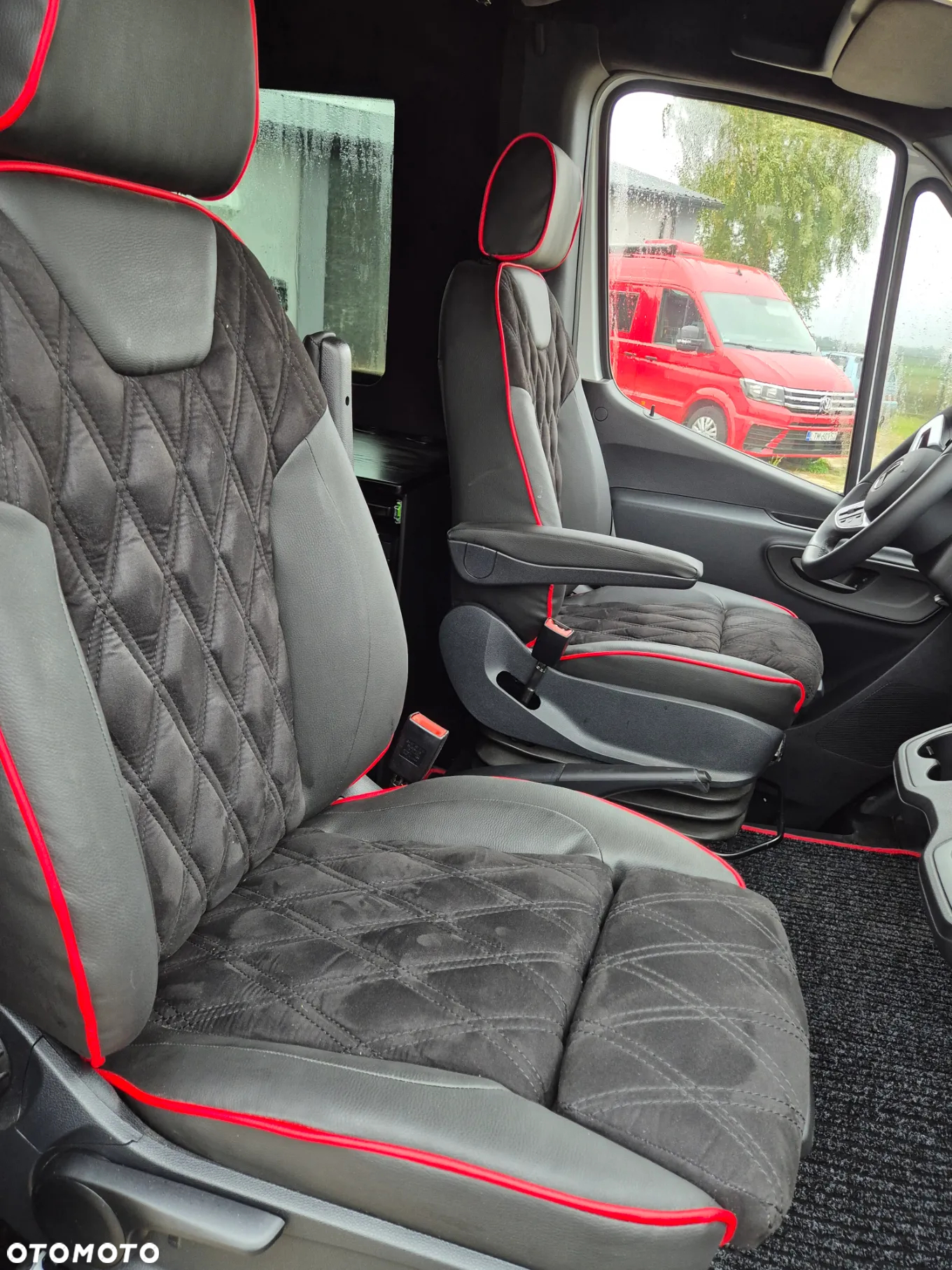 Mercedes-Benz Sprinter - 11