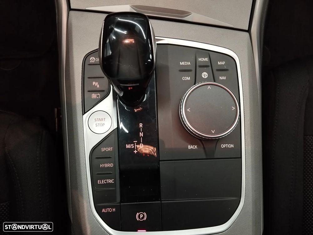 BMW 330 e Auto - 36