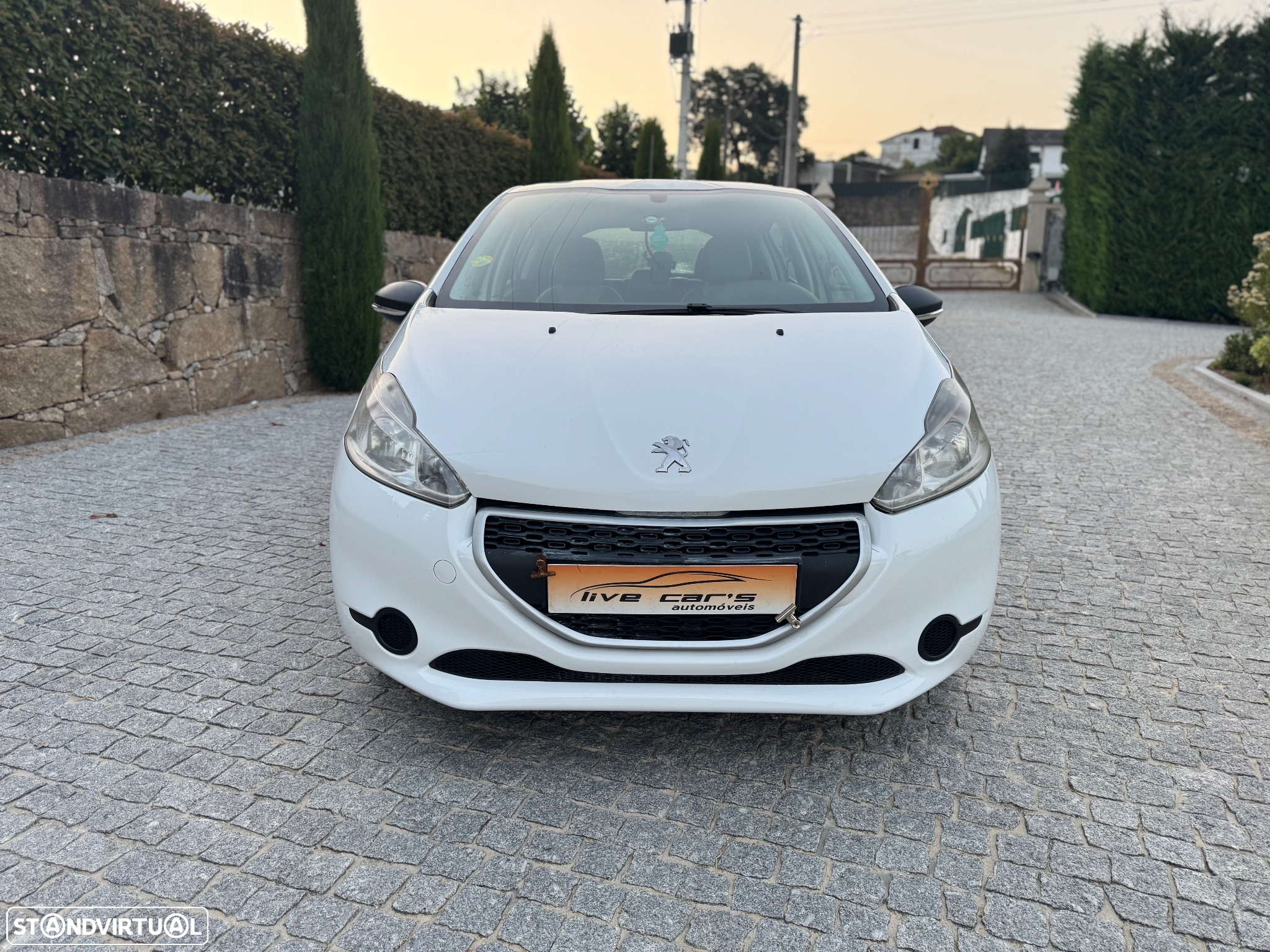 Peugeot 208 1.4 HDi Allure - 16