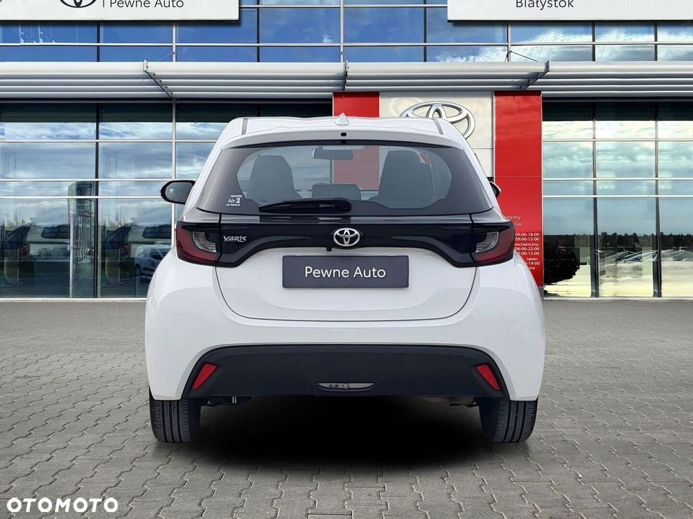 Toyota Yaris 2023 photo 4