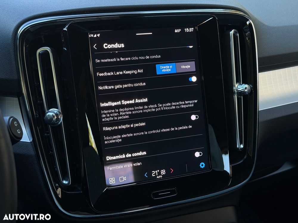 Volvo XC 40 B3 AT FWD MHEV Core - 28