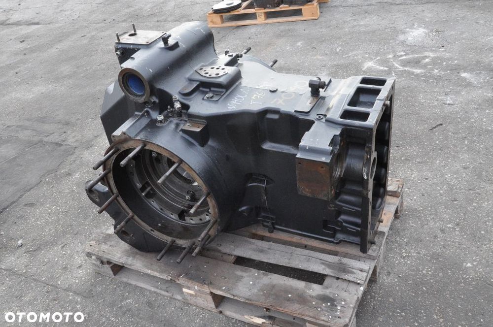 OBUDOWA MOSTU NEW HOLLAND T7040 T7060 87650218 - 3