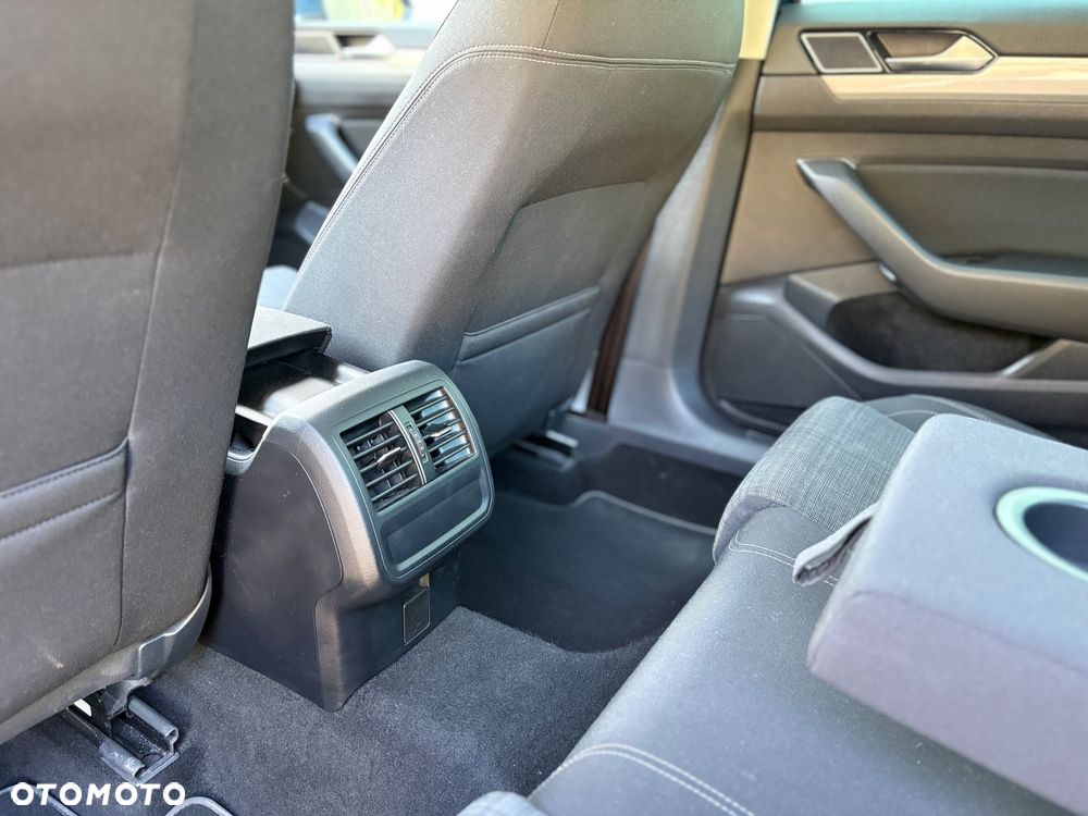 Volkswagen Passat 1.5 TSI EVO Business DSG - 33