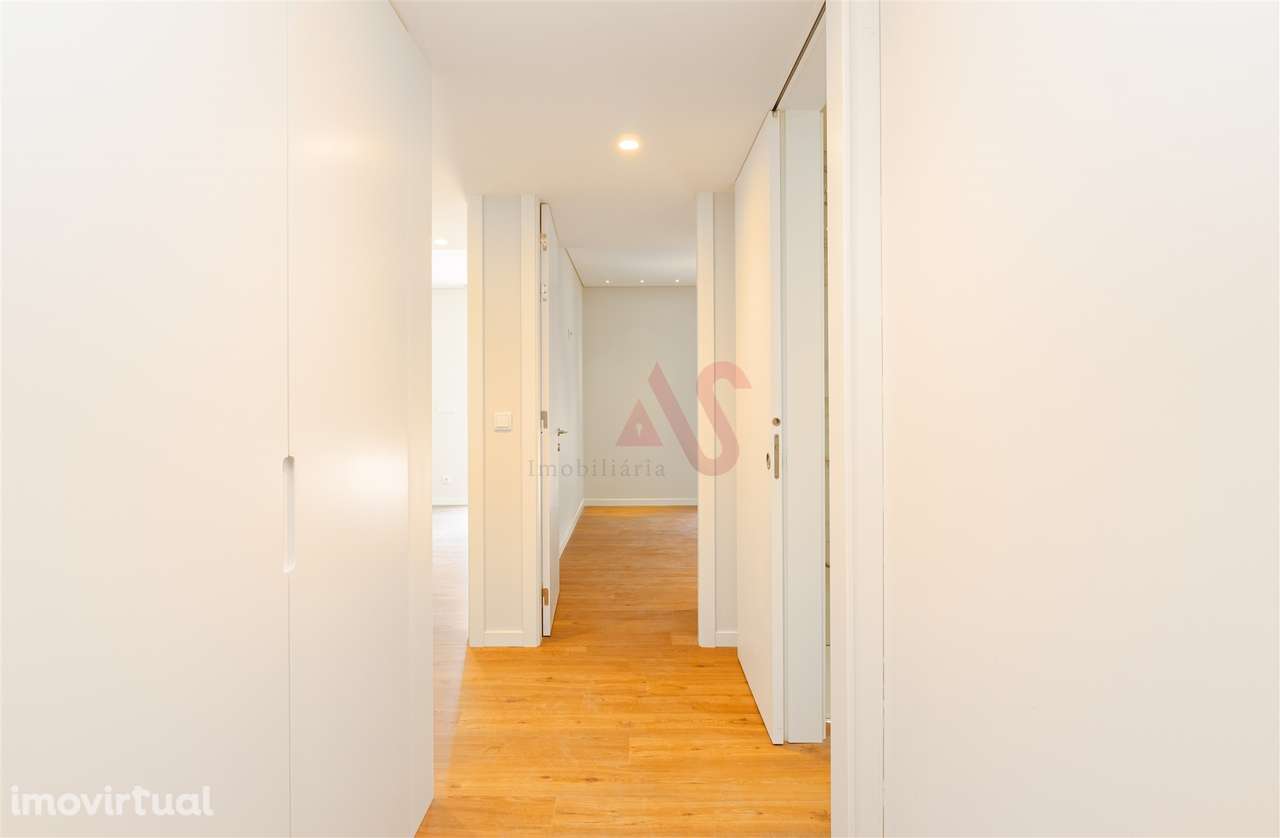 Apartamento T2+1 com varanda, em construção, situado no 1º piso. - Grande imagem: 5/17