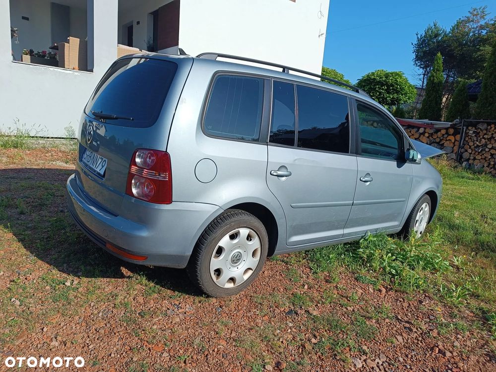 Volkswagen Touran 2.0 TDI DPF DSG Trendline - 2