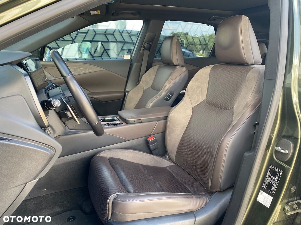 Lexus RX 450h+ Omotenashi - 8