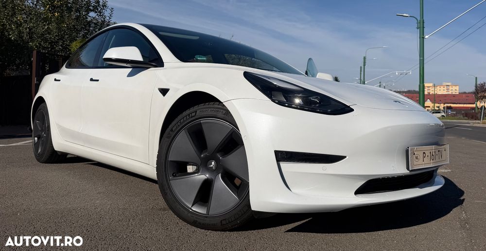 Tesla Model 3 Long Range - 2