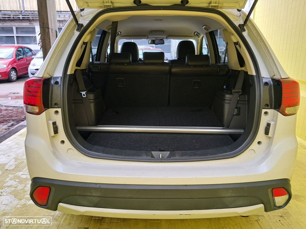 Mitsubishi Outlander 2.2 DI-D Kaiteki - 15