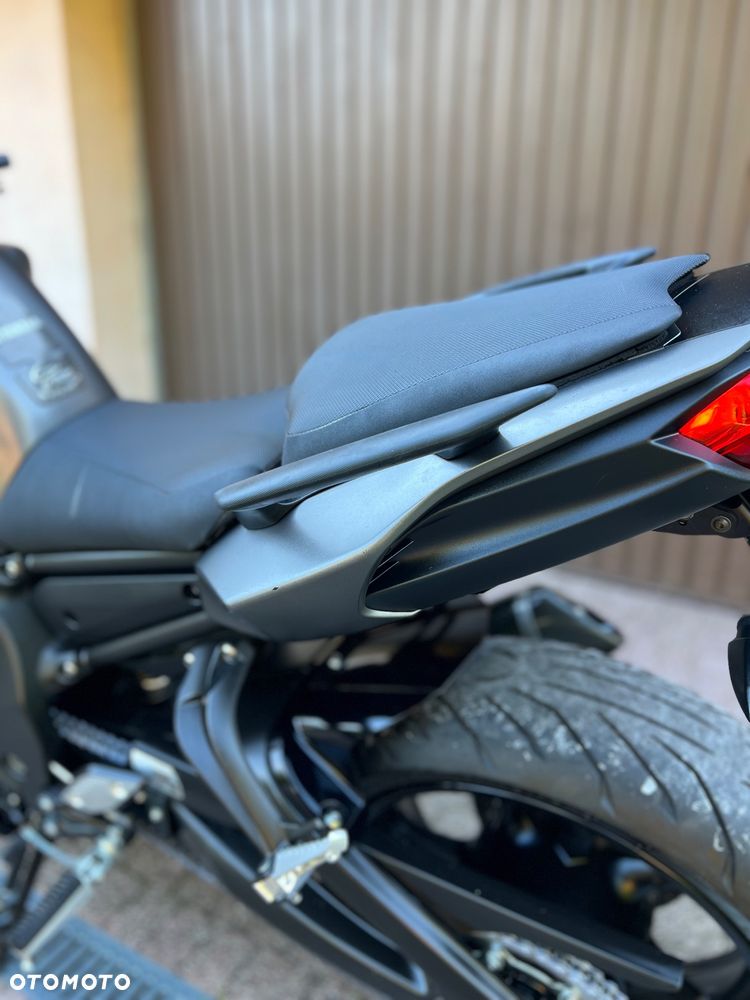 Yamaha FZ8 - 28