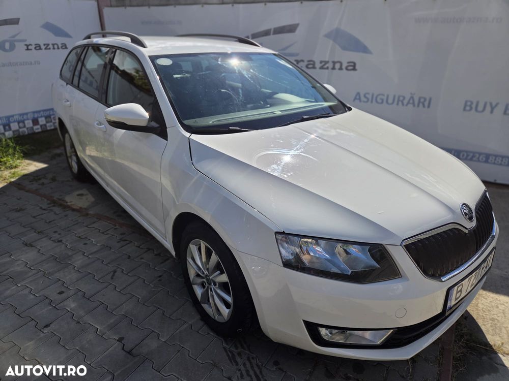 Skoda Octavia 1.6 TDI DSG Style - 11
