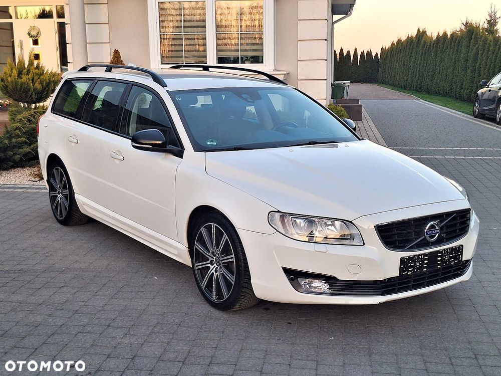 Volvo V70 T4 Momentum - 1