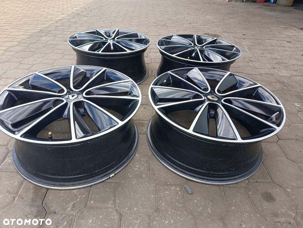 Felgi aluminiowe Renault Scenic Megane Talisman Laguna 7x17 ET49 5x114.3 - 9