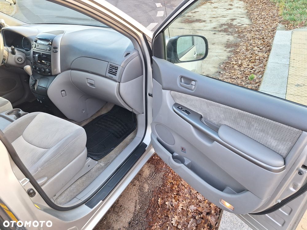 Toyota Sienna - 5
