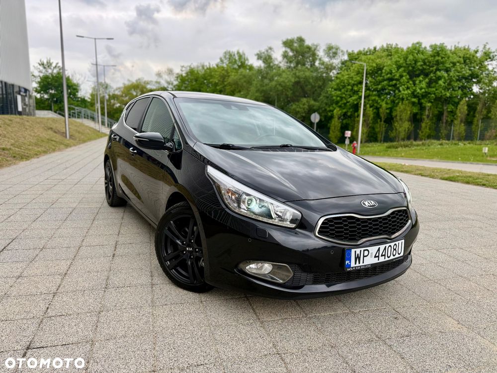 Kia Ceed 1.6 CRDi 128 Platinum Edition - 1