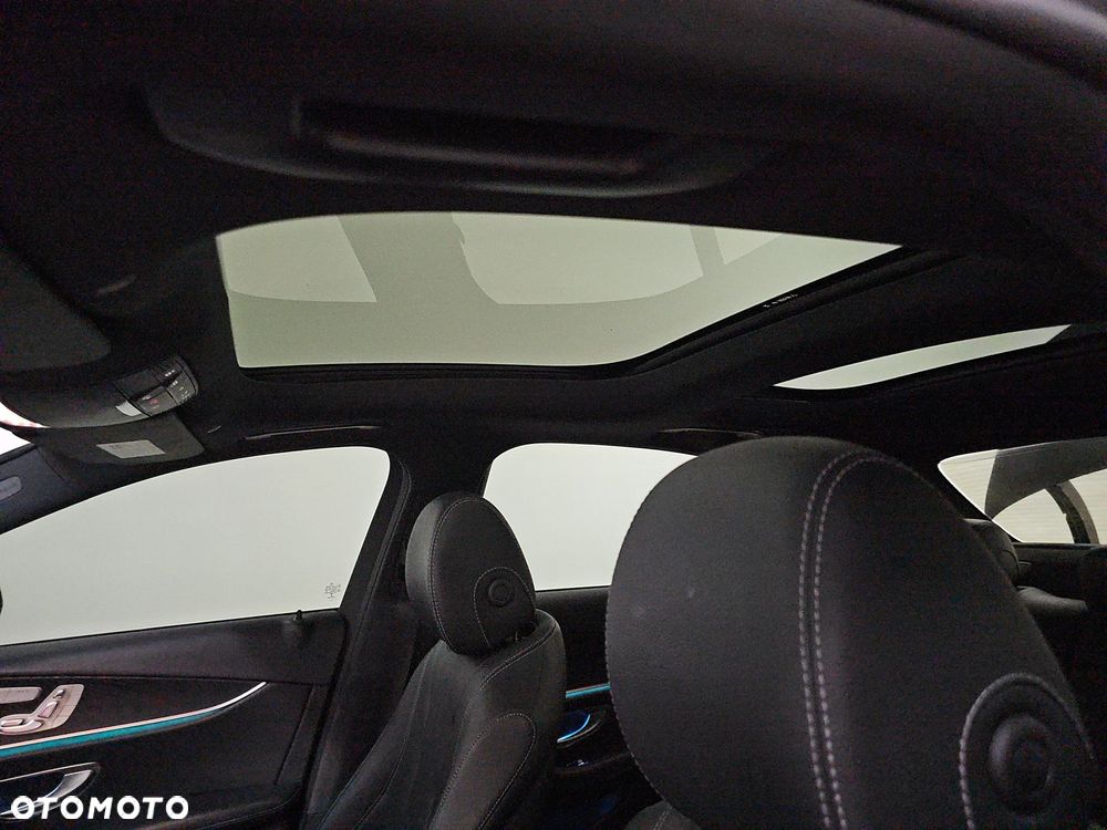 Mercedes-Benz Klasa E 300 9G-TRONIC AMG Line - 11